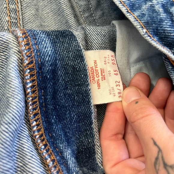 Vintage Levi’s 505 Jeans - Picture 7 of 7